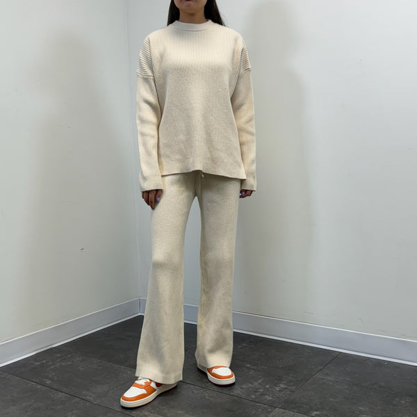 Crew Neck knit and Knit Pants Set Up